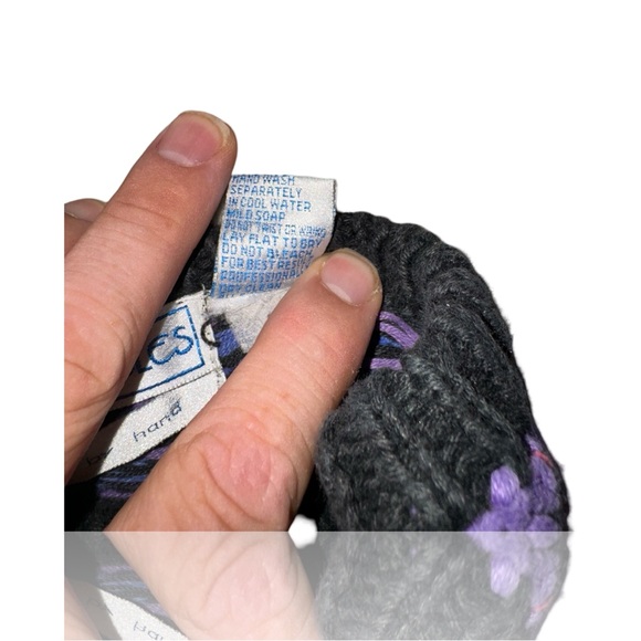 Vintage 80’s Northern Isles Hand Knit Heavy Sweater: Geomteric Shapes: Medium - Picture 4 of 7